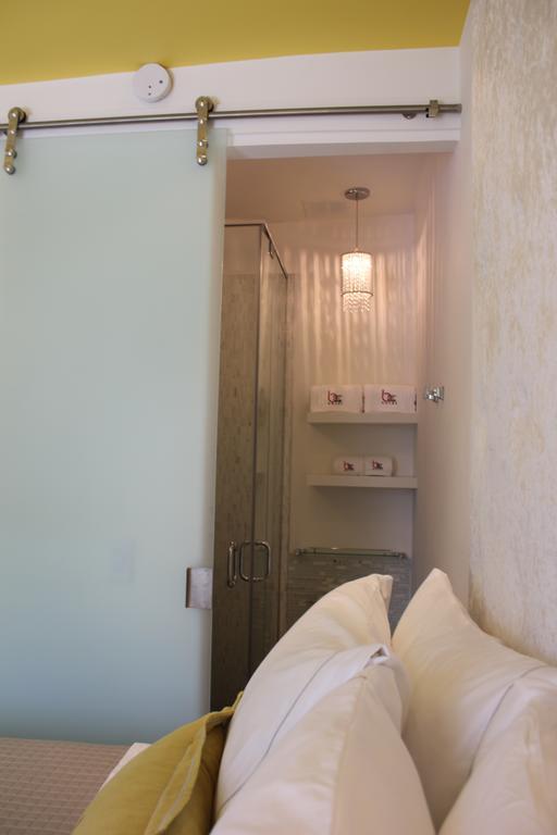 Baystreet Hotel/Motel Торонто Стая снимка