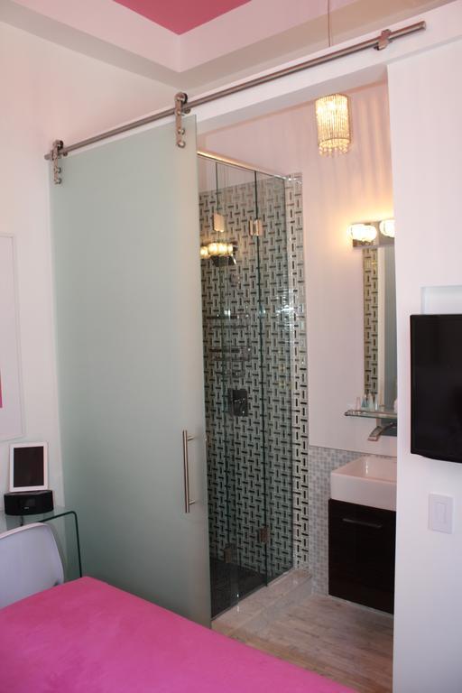 Baystreet Hotel/Motel Торонто Стая снимка