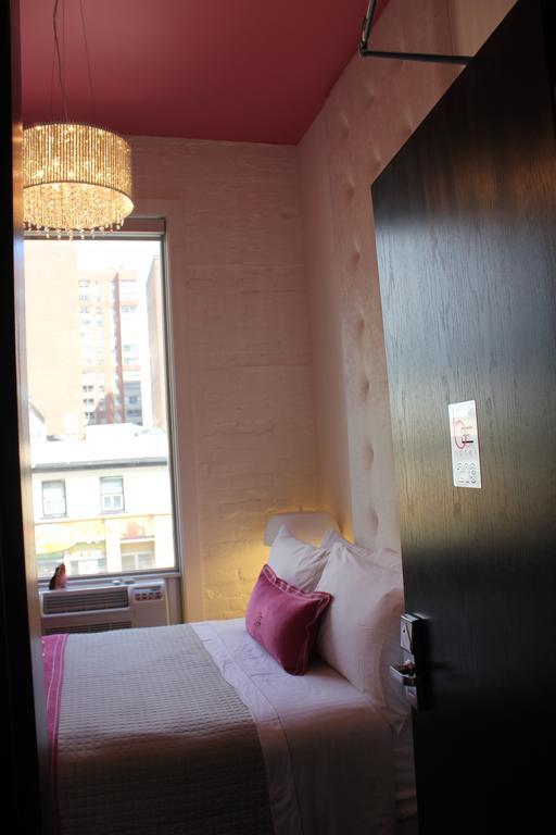 Baystreet Hotel/Motel Торонто Стая снимка
