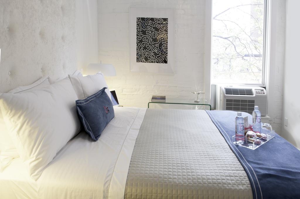 Baystreet Hotel/Motel Торонто Стая снимка